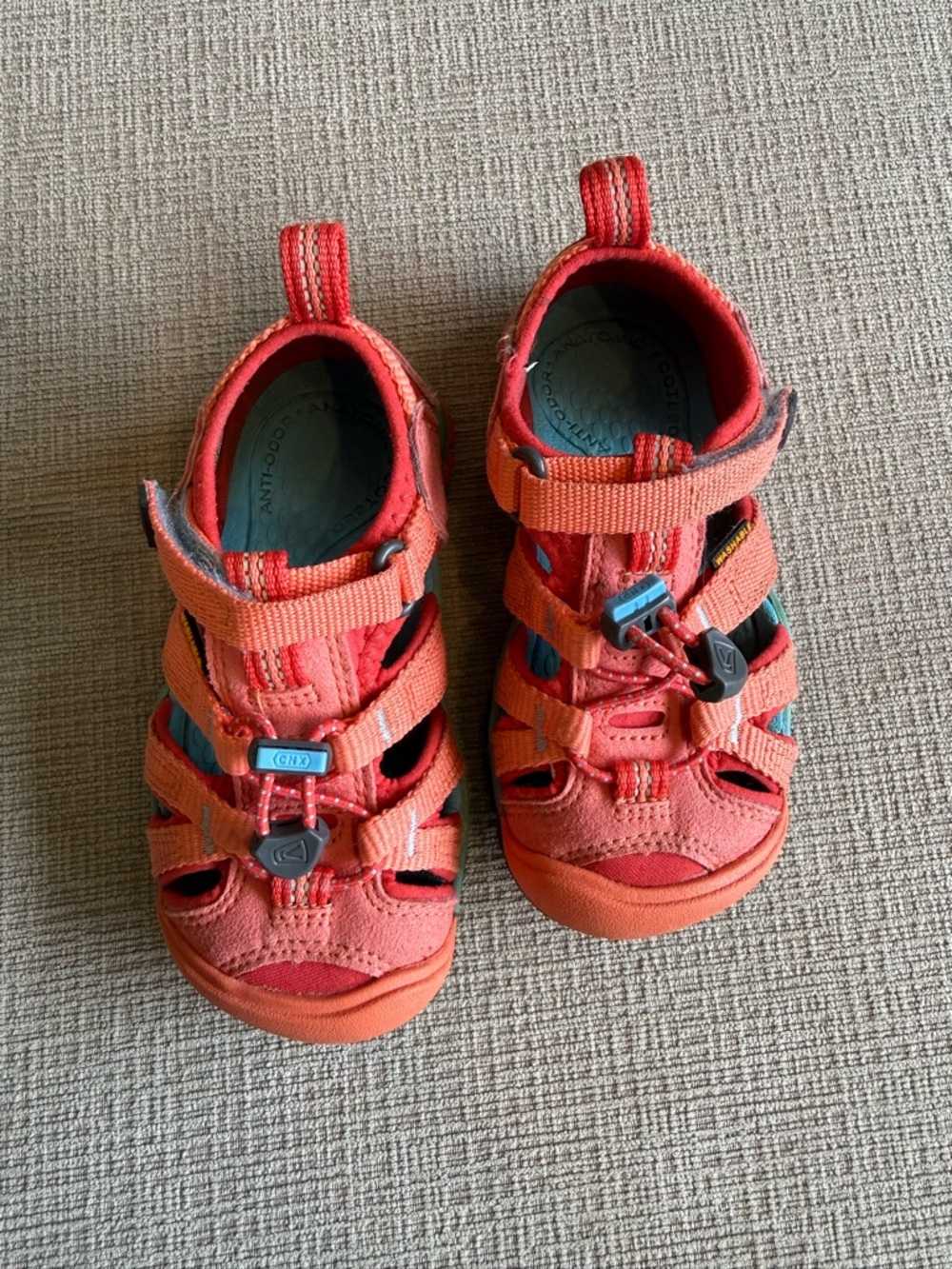 Keen Newport Girls Size 9